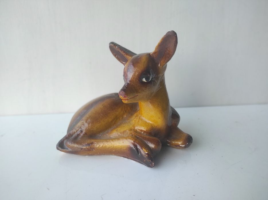 Sarna, piękna stara figurka