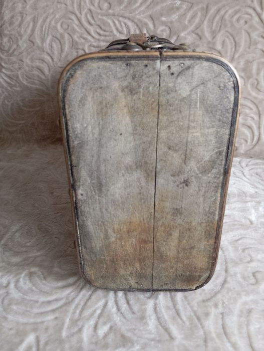 Валіза під ретро фанера