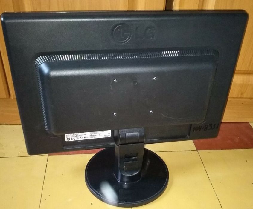 Монітор 19'' LG Flatron W1942S