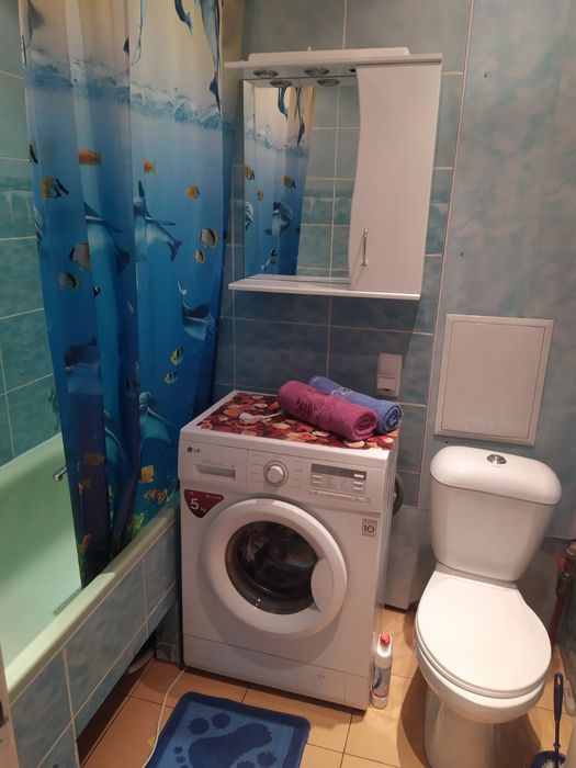 Ж\Д вокзал,Дом офицеров, посуточно и почасово 1к квартира.