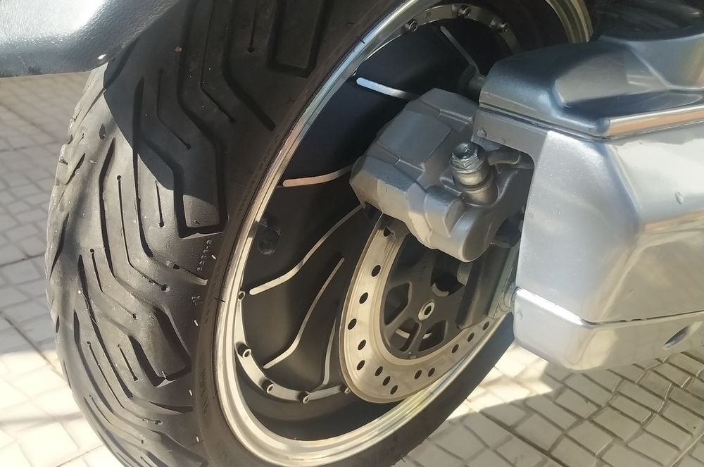 Moti Maxi (E- Fun Puma) Maxi Scooter Elétrica