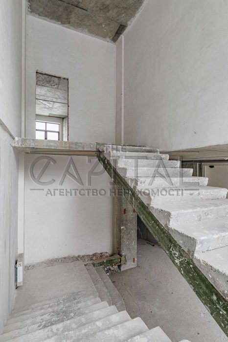 Продаж/Торгівельна площа/Хмельницького Богдана/Центр/684m2/1 150 000 $/Київ