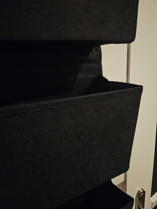 Wiszący organizer do powieszenia z 4 kieszeniami na drzwi czarny