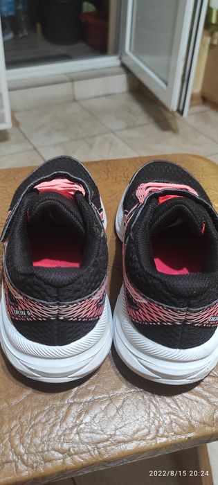 Кроссовки ASICS,по стельке 20 см,в идеальном состоянии