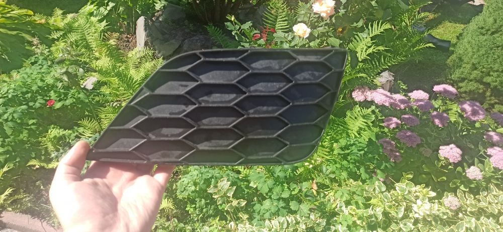 Заглушка переднього бампера Nissan Sentra 16-19 рік