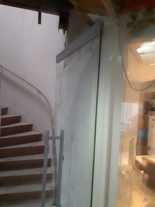 Двері скляні повністю