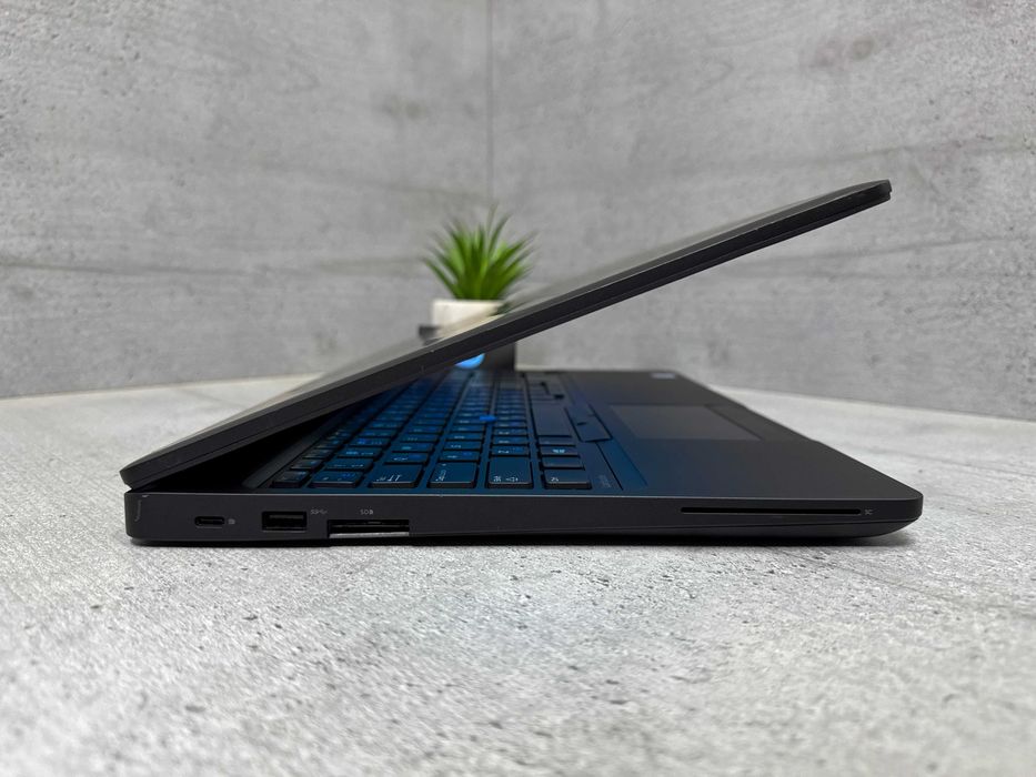 256gb ssd/15.6"/i5-6300u/8gb ddr4/Стильний ноутбук Dell 5580