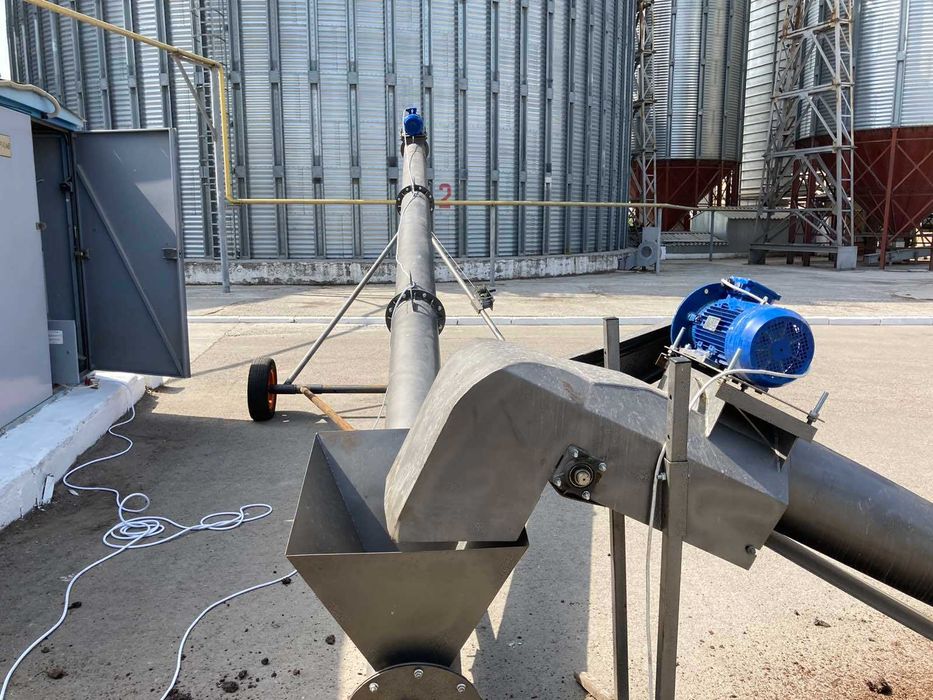 Шнекові навантажувачі (шнек, конвейєр, зернометатель, гвинтовий) зерна