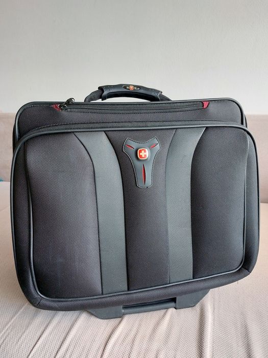 Walizka, torba na kółkach Wenger na Laptopa.
