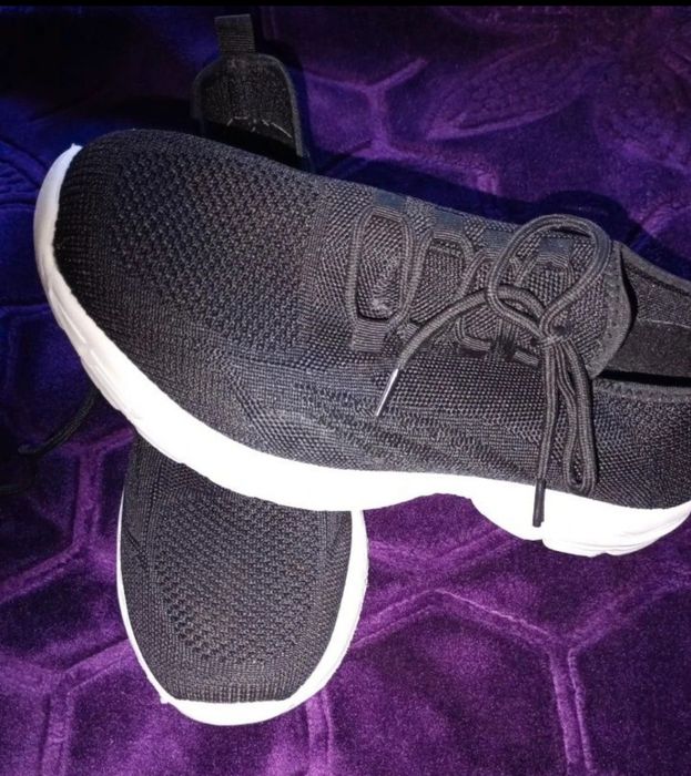 bardzo lekkie wygodne buty sportowe Bekkinn r41