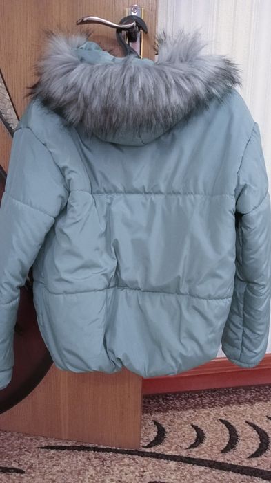 Продам куртку демісезонну