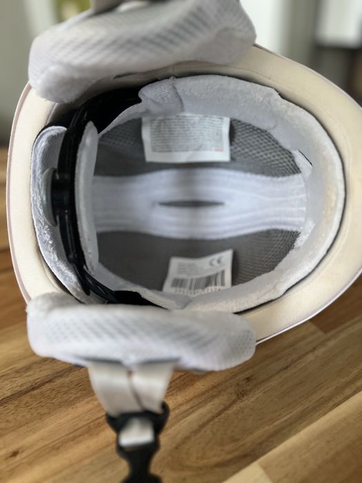 Kaska narciarski snowboardowy biały Elan M 56-57 cm