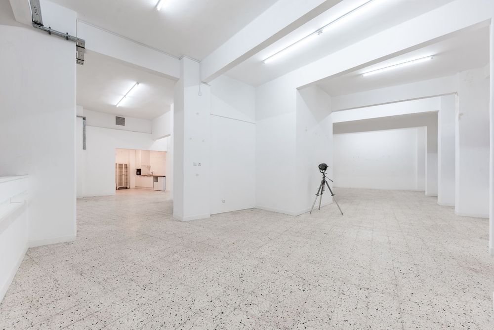 Armazém 290m2 - Sacavém