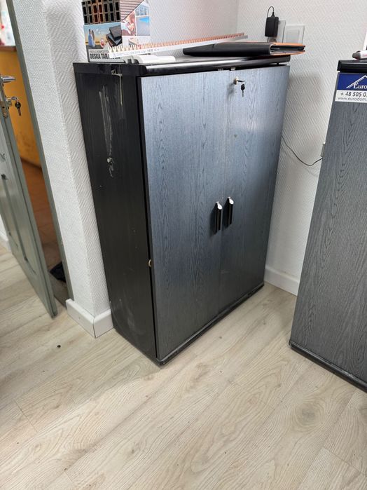 Komplet mebli biurowych