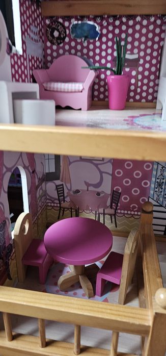 Domek drewniany dla lalek