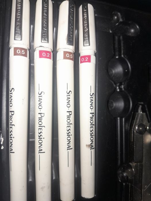 Vendo 5 conjuctos de canetas ROTRING 15€