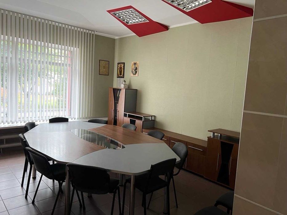 Пропонуємо в оренду офісне приміщення на Подолі.