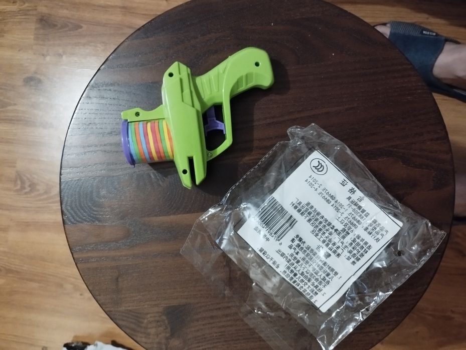 Іграшка дитяча ,пістолет на дисках пєнки