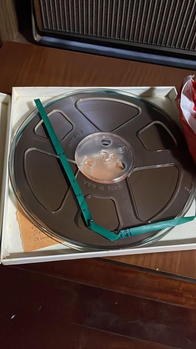 Móvel Antigo com Rádio, Gira-Discos e Gravador de Bobines – Telefunken