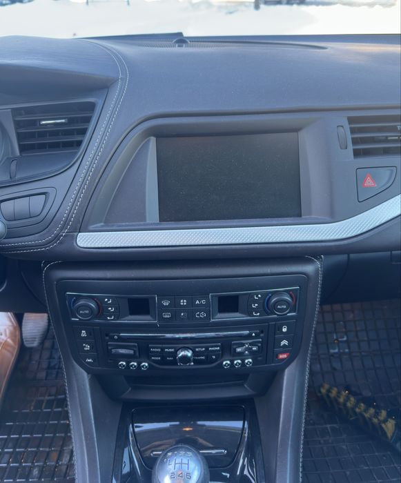 Zmiana starego radia na multimedia z systemem android i akcesoriami