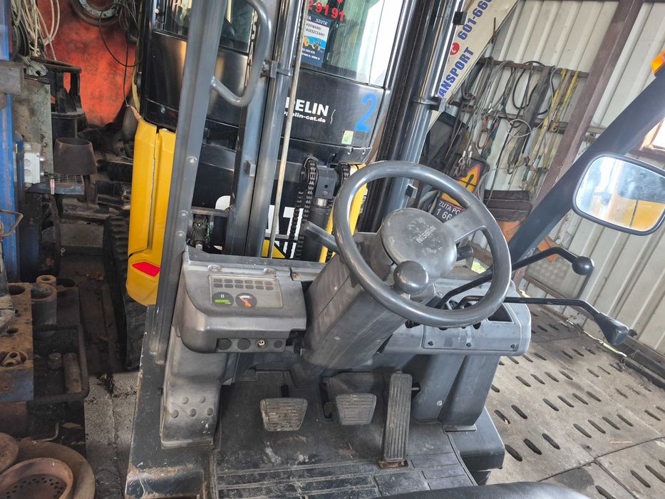 Wózek widłowy Nissan 1,5 T 2007 UDT