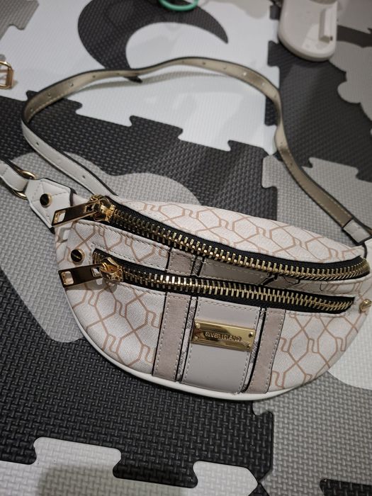 Sprzedam nerkę lub jako torba przez ramię.