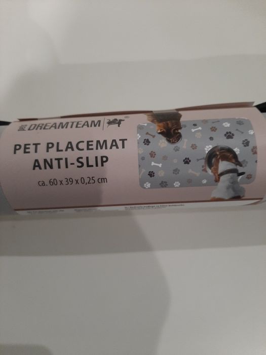 Tapete antiderrapante para animais cinza