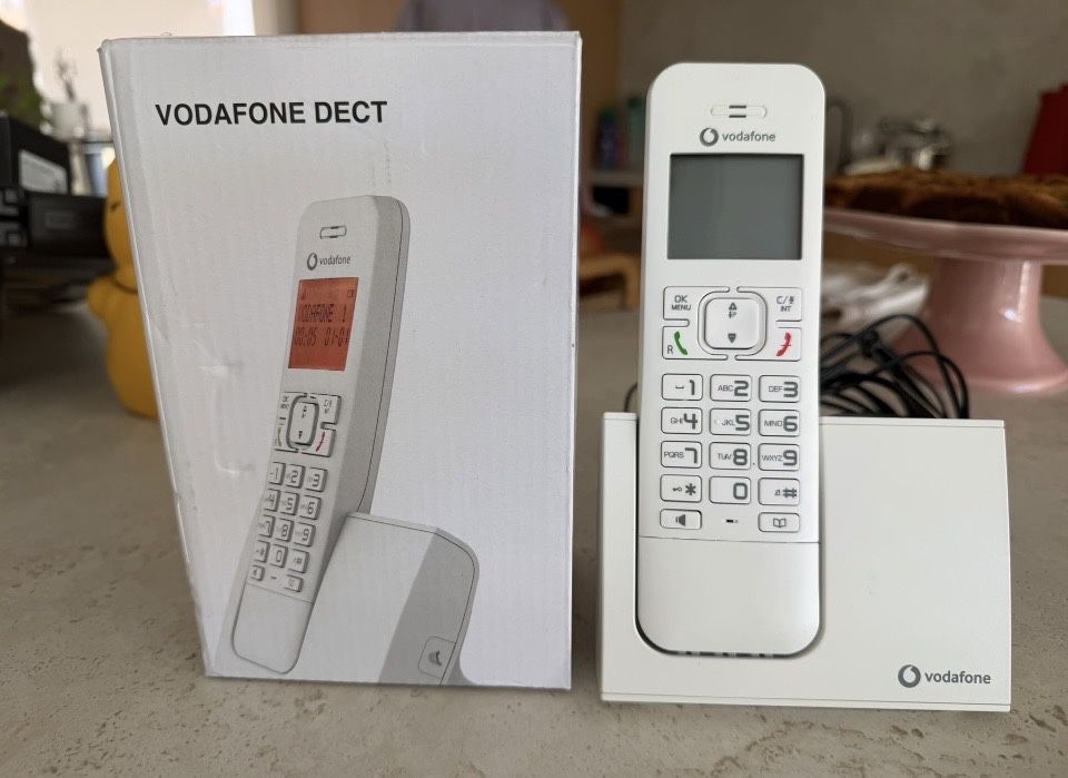 Telefone fixo dentro da caixa