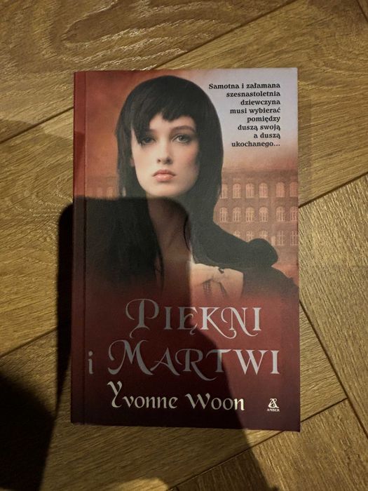 Piękni i martwi Woon Yvonne