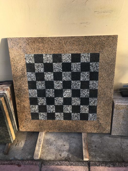 szachy, warcaby z granitu