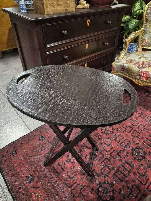 Mesinha de Apoio Dobrável - Elegante e Versátil