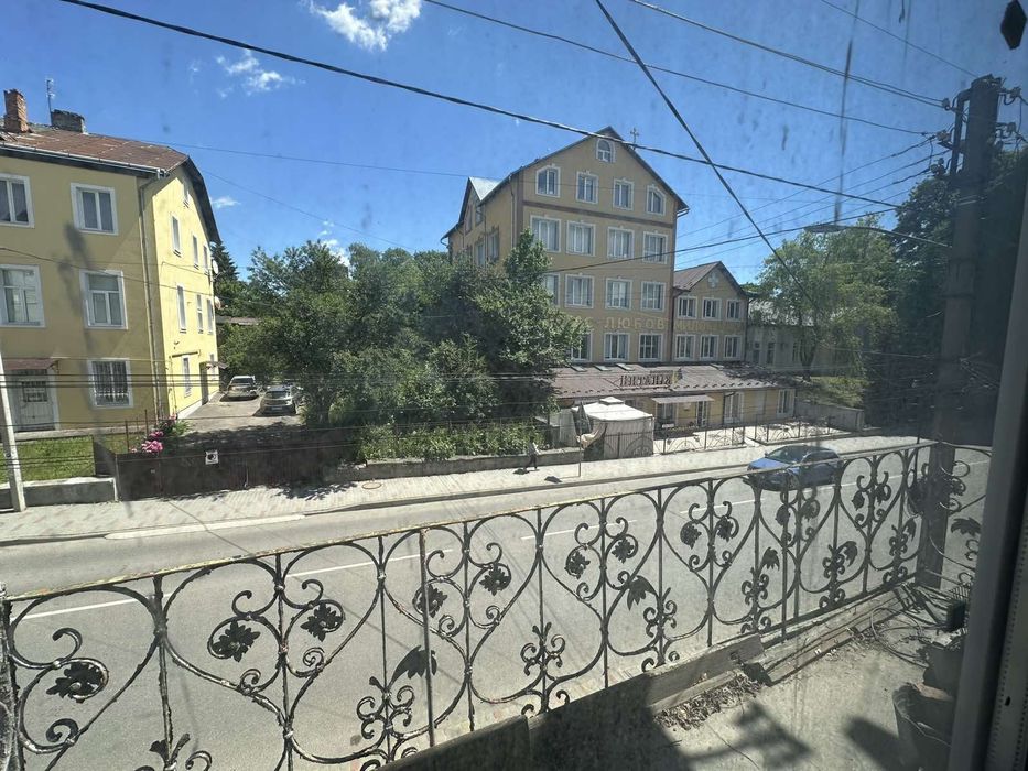 2 Кімнатна Квартира В Центрі Дрогобича