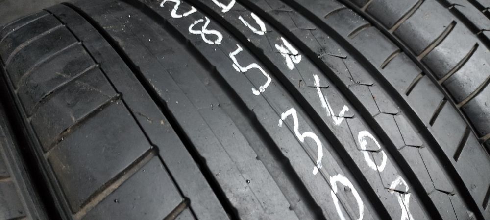 Pneus 285/30/21 semi novos