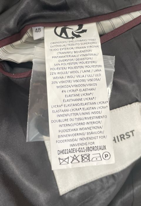 Garnitur smokingowy dwurzędowy Isaac Dewhirst Premium 46 slim ślubny bordowy