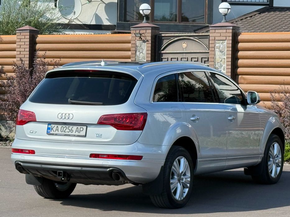 Audi Q7 3,0 Дизель 7 місць Гарний стан