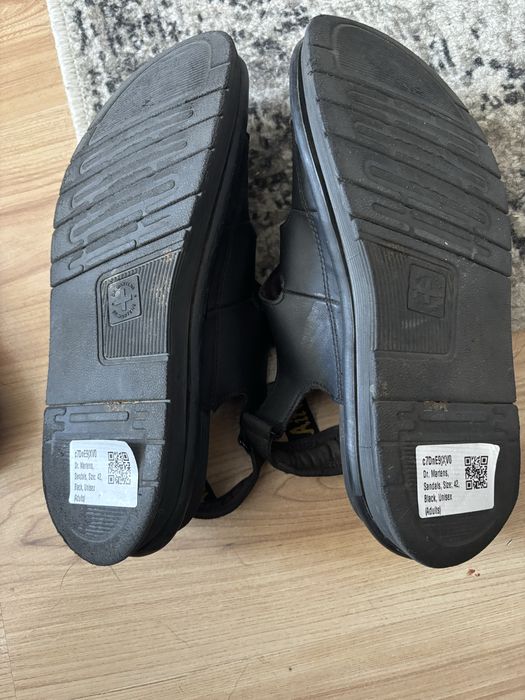 Sandaly dr martens