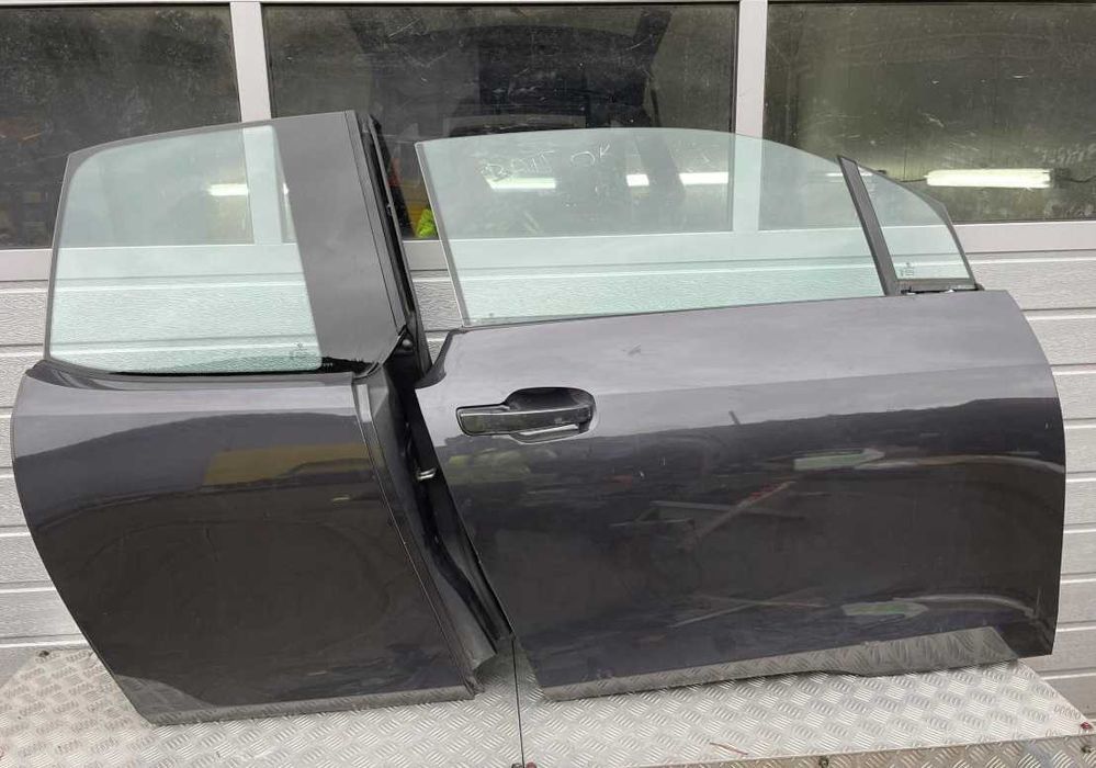 Двери BMW i3 I01 передние или задние правые левые разборка