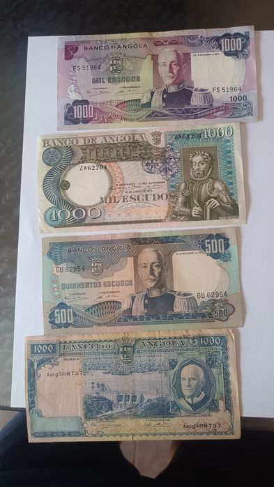 Vendo notas nacionais e estrangeiras antigas