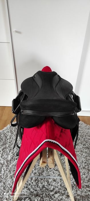 Siodło ujeżdżeniowe Thorowgood Gryfin 17 cali łęk 28 Id.99