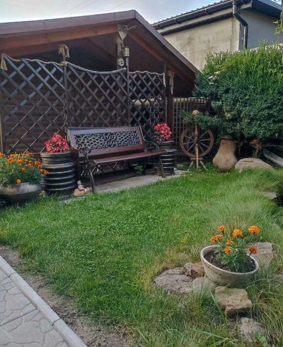 Продам 2 поверховий будинок біля лісу 4374