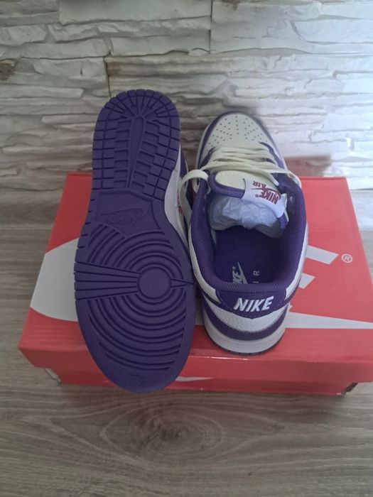 Nike Air Force 1