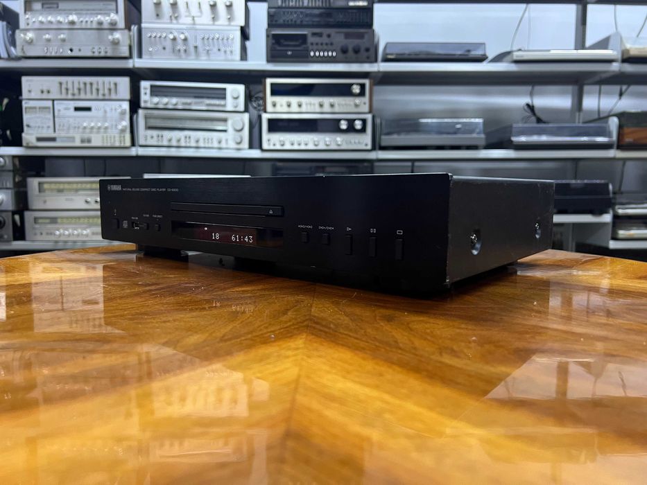 Odtwarzacz płyt CD Yamaha CD-S300 Audio Room
