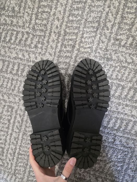 czarne loafersy, eleganckie buty, mokasyny