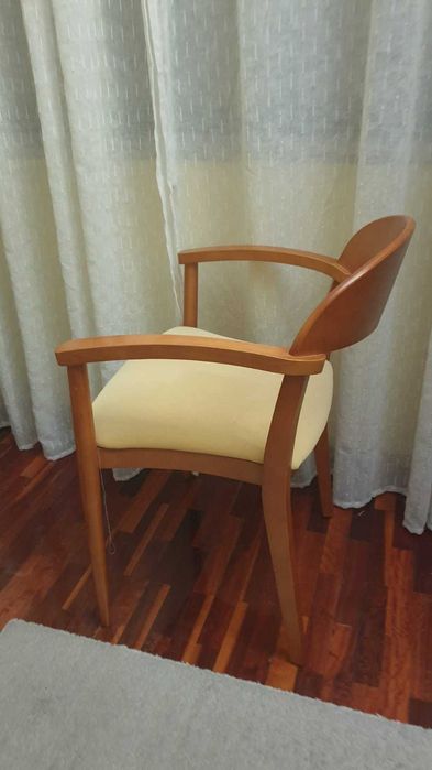 Cadeira Maciça em Madeira Faia com Assento/Almofada em Veludo Amarelo - Para Secretária/Escrivaninha ou para Decorar um Quarto