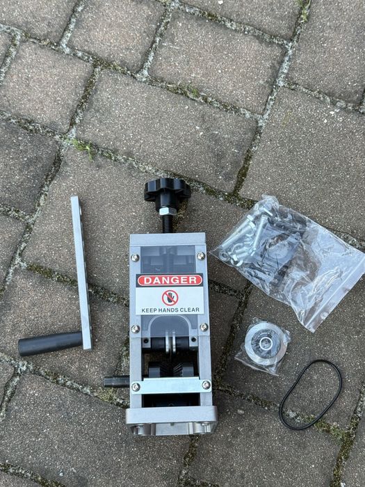 Korowarka do kabli VEVOR SD-25 ściągacz izolacji – NOWA