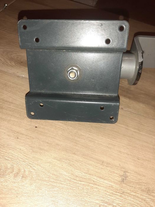 uchwyt scienny do tv lub monitora bardzo masywny regulowany