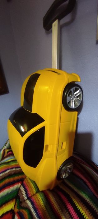 Mochila em lindo carro