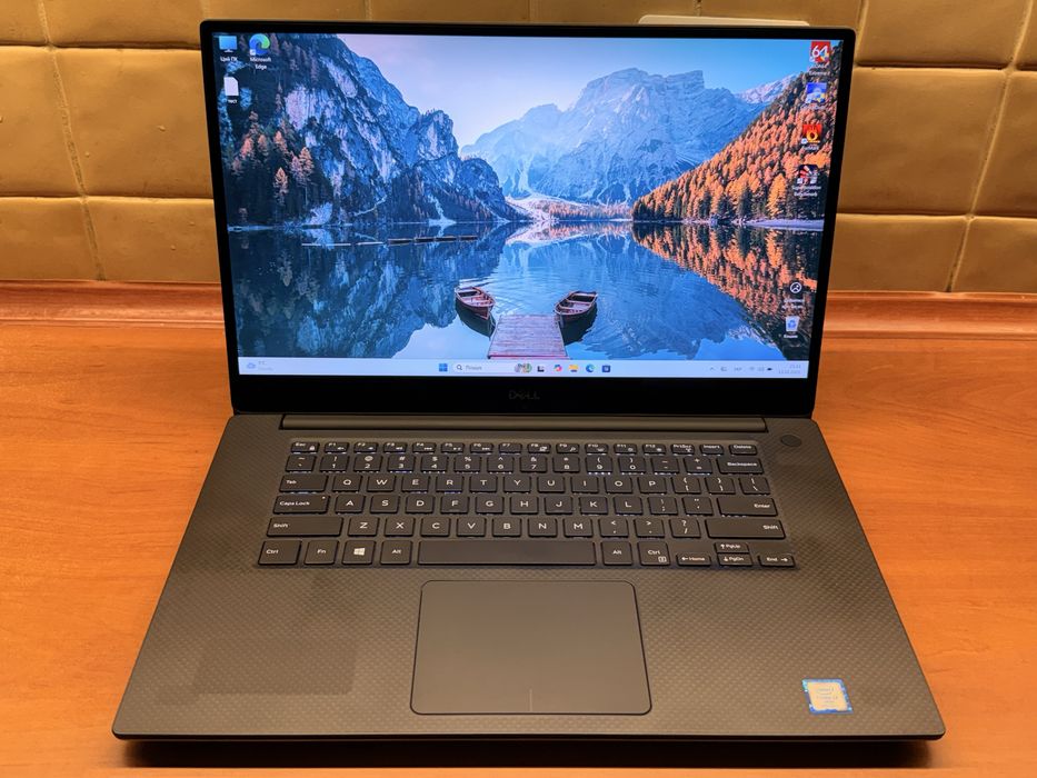 Dell Precision 5530 I7-8850H  16Gb 256Gb 4K Touch P1000