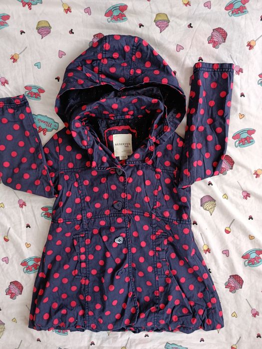 Płaszczyk w kropki cienki Reserved Kids r 116-122