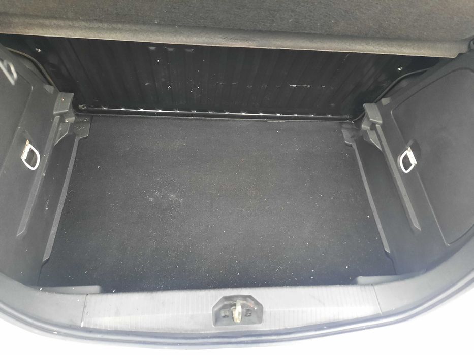 podłoga wykładzina bagażnika Opel Corsa E 3D